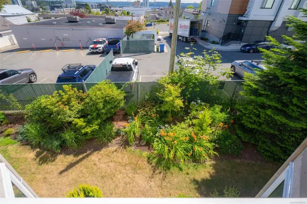 240 Milton St ##305, Nanaimo, BC V9R 2K6