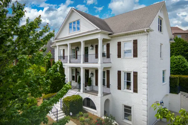 1383 Scout Trce, Hoover, AL 35244-3917