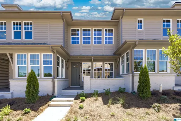 1105 WINDSOR SQUARE