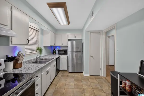 2046 MONTREAT PARKWAY #D, Vestavia Hills, AL 35216