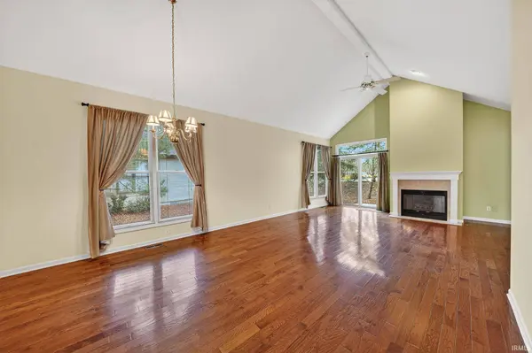 1342 Bridge Water Way, Mishawaka, IN 46545-4070