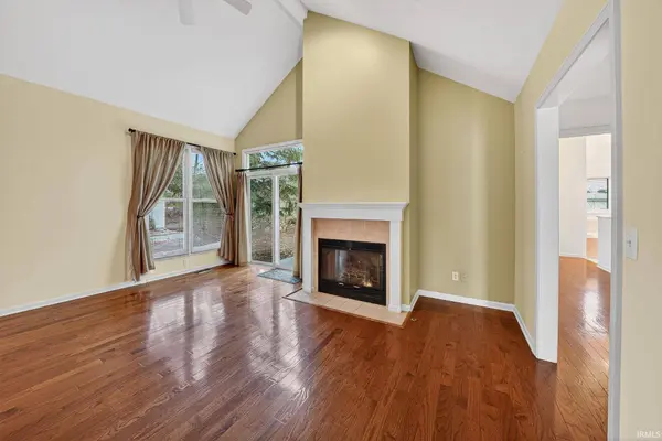 1342 Bridge Water Way, Mishawaka, IN 46545-4070