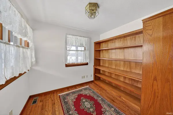 61695 Miami Road, South Bend, IN 46614-6406