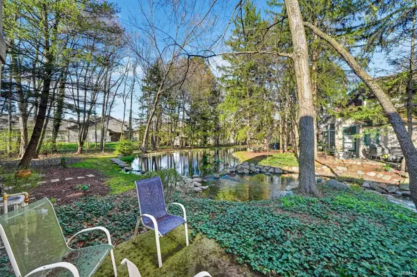 1446 Bridge Water Way, Mishawaka, IN 46545-4029