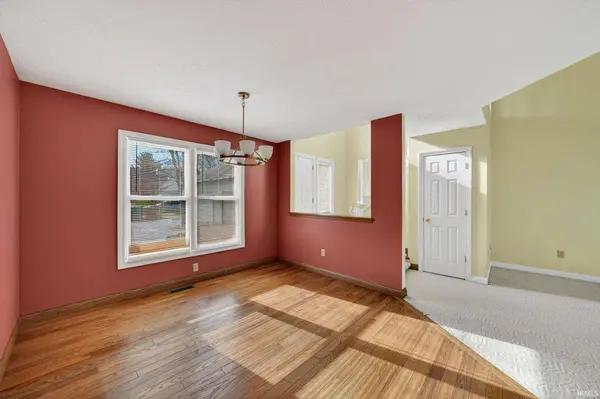 1446 Bridge Water Way, Mishawaka, IN 46545-4029