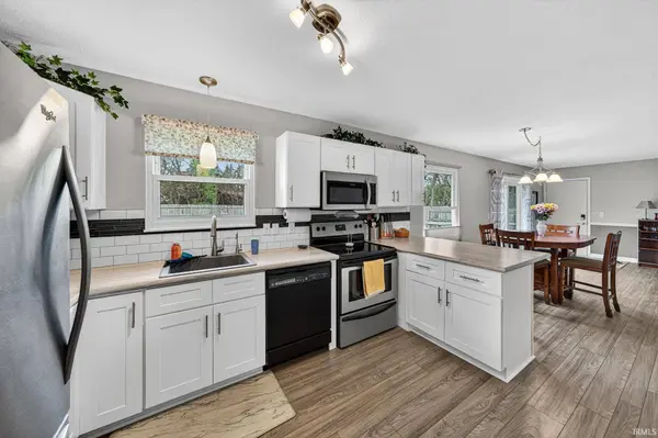 51835 Candy Lane, Granger, IN 46530-7440