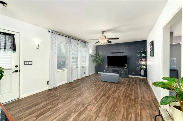 100 NW 22nd ST, Blue Springs, MO 64015