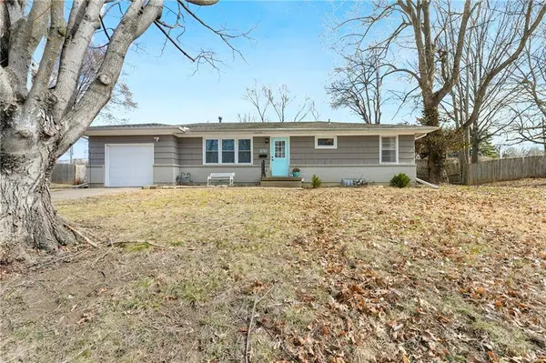 100 NW 22nd ST, Blue Springs, MO 64015