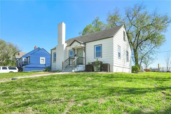 11201 E 40th ST #S, Independence, MO 64052
