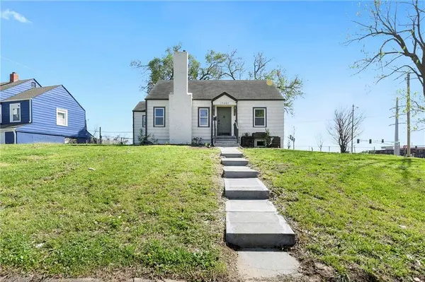 11201 E 40th ST #S, Independence, MO 64052