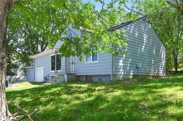 1811 N 48th ST, Kansas City, KS 66102
