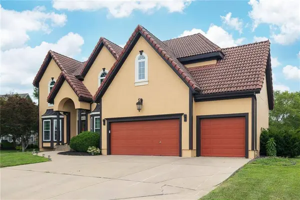 4232 NE Tremont CT