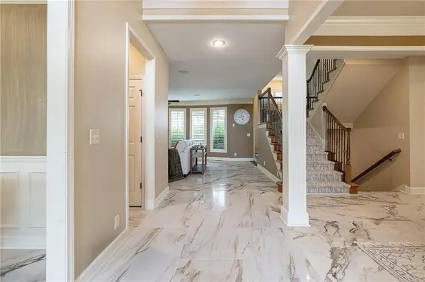 4232 NE Tremont CT, Lee's Summit, MO 64064