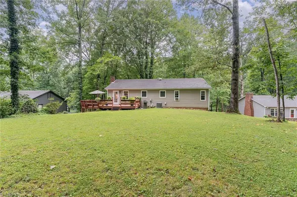 437 Valleymeade DR, Kernersville, NC 27284