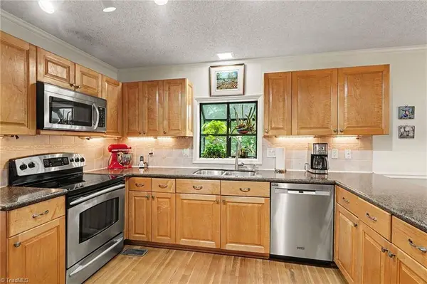 508 O'Neill DR, Jamestown, NC 27282