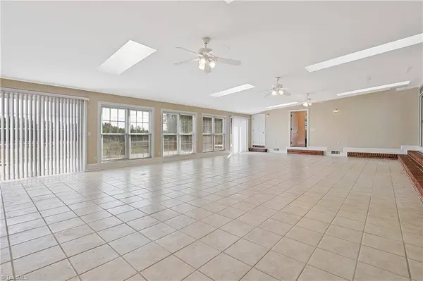 5054 Harvest RD, Mcleansville, NC 27301
