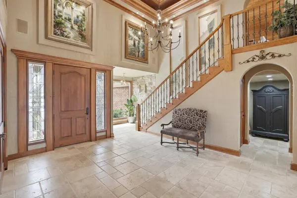 8315 Meadow LN, St. John, IN 46373