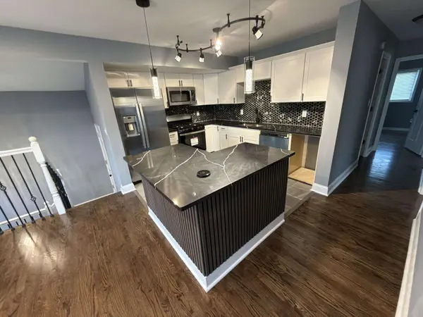 815 W 70th AVE, Merrillville, IN 46410