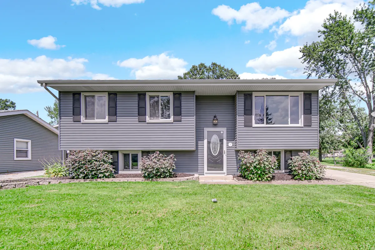 6490 W 129th Ave, Cedar Lake, IN 46303-9482