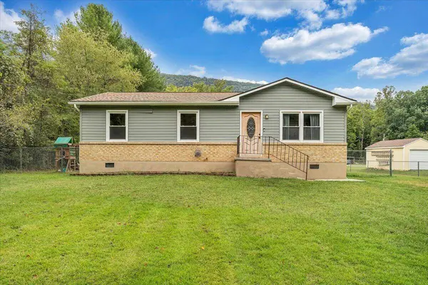 4851 Bradshaw RD, Salem, VA 24153