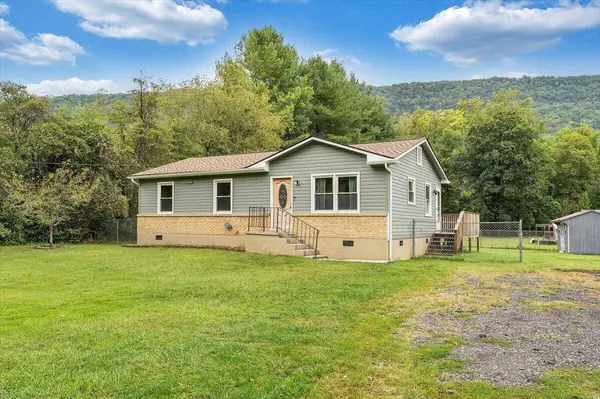 4851 Bradshaw RD, Salem, VA 24153