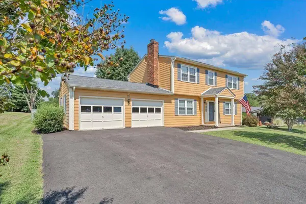 72 Hillandale DR, Troutville, VA 24175