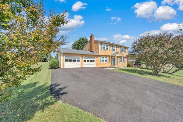 72 Hillandale DR, Troutville, VA 24175