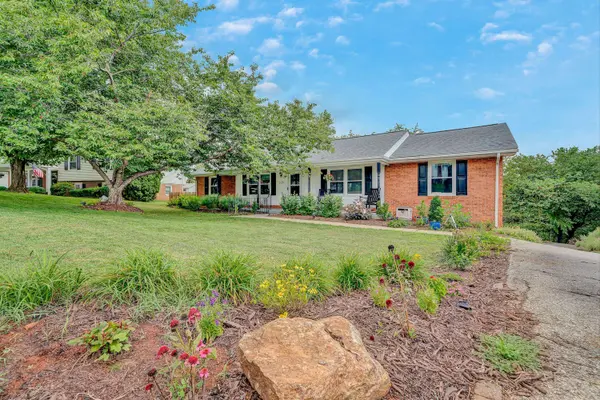 526 Aragona DR, Vinton, VA 24179