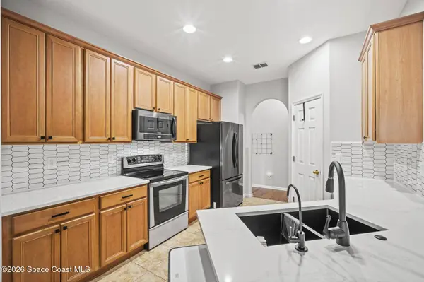 354 Abernathy CIR SE, Palm Bay, FL 32909