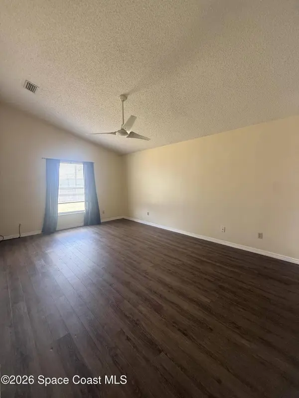 1660 Wake Forest RD NW, Palm Bay, FL 32907