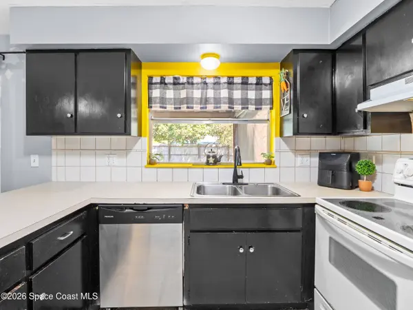 674 Antigua ST NE, Palm Bay, FL 32907