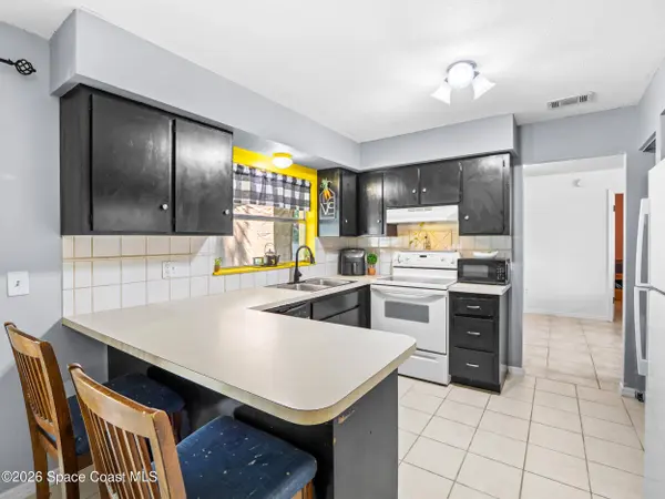 674 Antigua ST NE, Palm Bay, FL 32907
