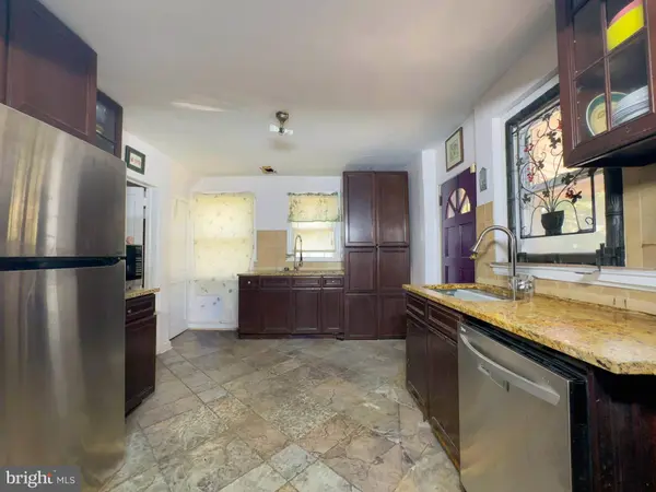 408 44TH ST NE, Washington, DC 20019