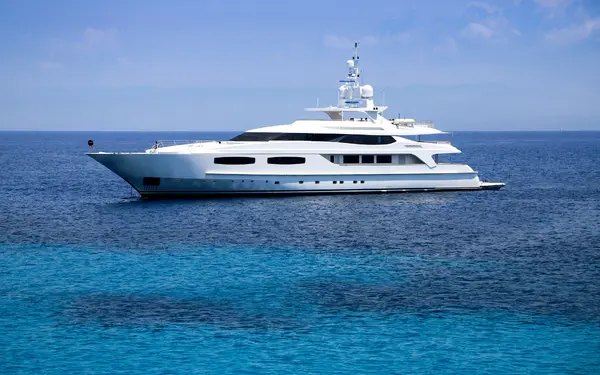 The Luxury Boating Lifestyle: Why Jupiter, Palm Beach, and West Palm Beach Continue to Attract Affluent Homebuyers