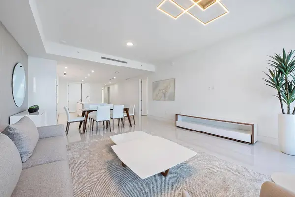 220 Lake Shore DR #1008, Lake Park, FL 33403