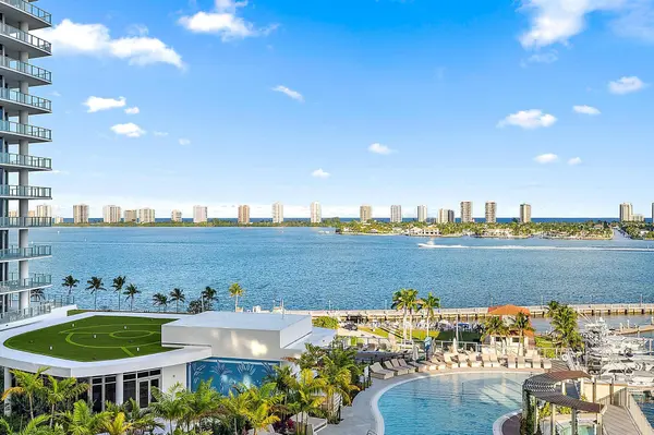 220 Lake Shore DR #1008, Lake Park, FL 33403