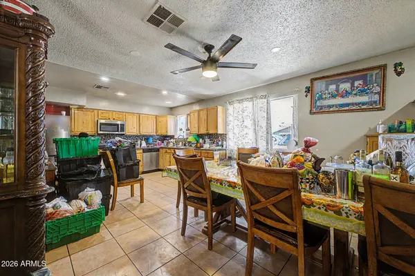 6014 W PINCHOT Avenue, Phoenix, AZ 85033