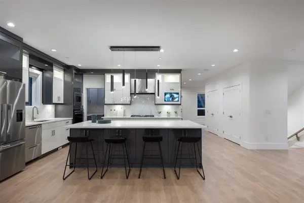 23072 Cliff AVE, Maple Ridge, BC V2X 7Z9