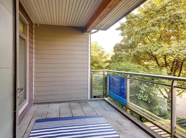 14300 Riverport WAY #205, Richmond, BC V6W 0A4
