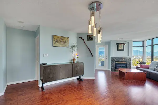 4505 Hazel ST #1302, Burnaby, BC V5H 4T1