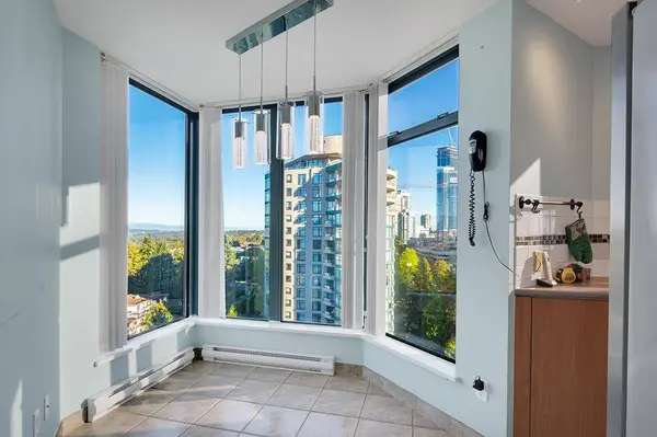 4505 Hazel ST #1302, Burnaby, BC V5H 4T1