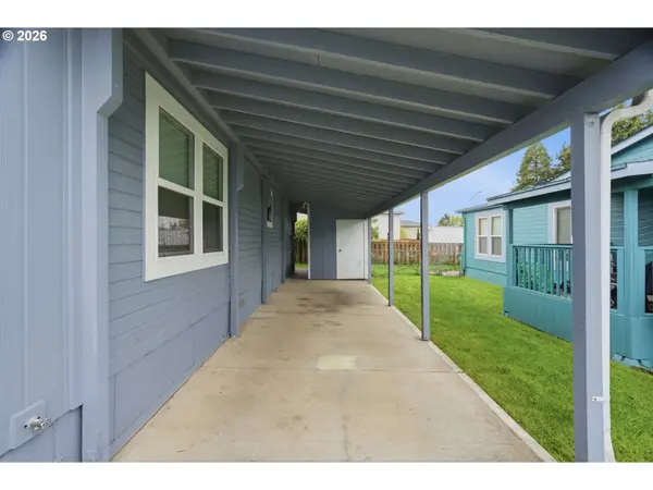 301 E COLUMBIA DR #7, Newberg, OR 97132