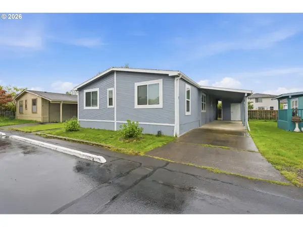 301 E COLUMBIA DR #7, Newberg, OR 97132