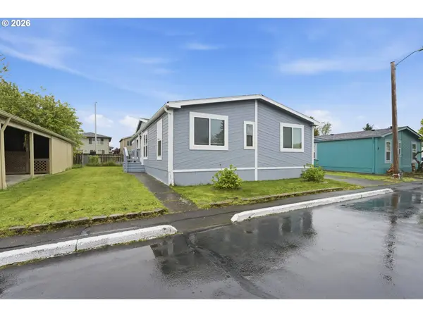 301 E COLUMBIA DR #7, Newberg, OR 97132