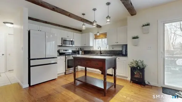 18 Amber Lane, Milford, CT 06460