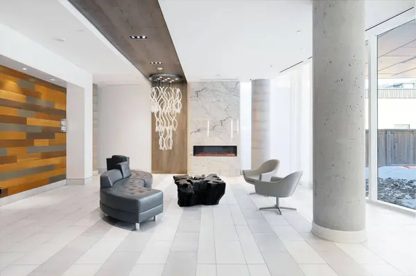 485 Richmond Rd #810, Ottawa, ON K2A 3W9