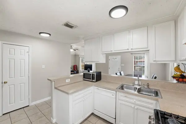 7125 Farnsworth ST, Houston, TX 77022