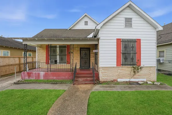 2109 Gentry ST, Houston, TX 77009