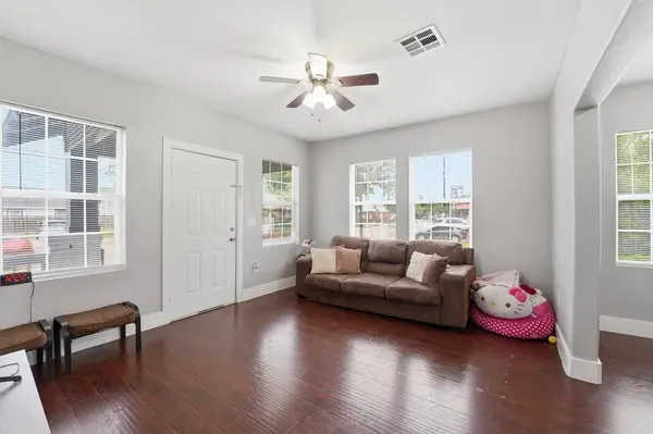 4426 Canal ST, Houston, TX 77011