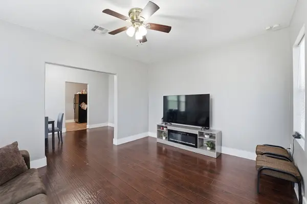 4426 Canal ST, Houston, TX 77011